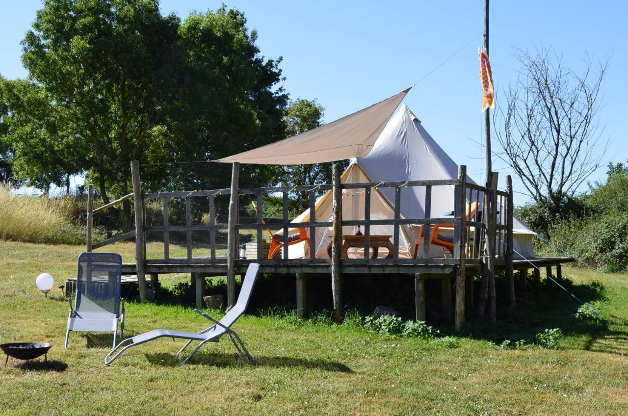 Camping La Petite Houmee Curzay-sur-Vonne 外观 照片