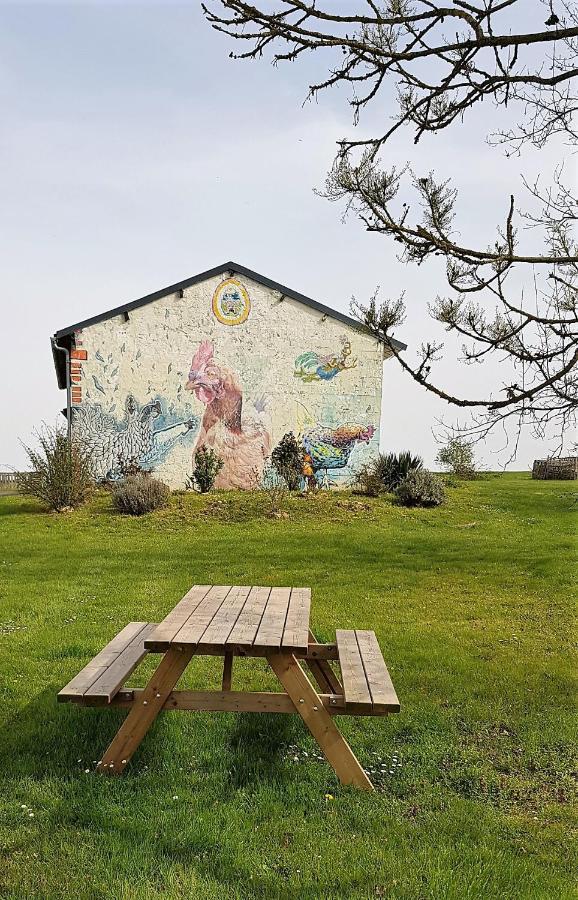 Camping La Petite Houmee Curzay-sur-Vonne 外观 照片