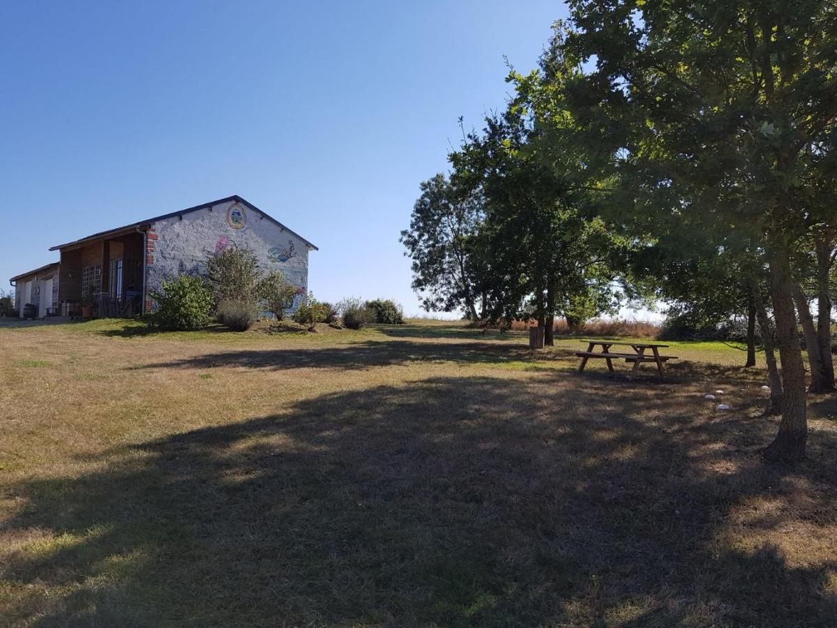 Camping La Petite Houmee Curzay-sur-Vonne 外观 照片